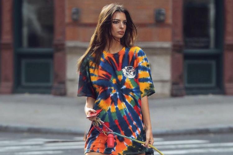 10 Fakta Emily Ratajkowski yang Dirumorkan Kencan dengan Brad Pitt