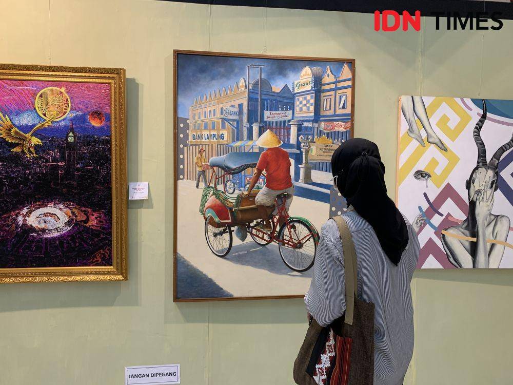 Pameran Seni Rupa Pekan Kebudayaan Daerah Lampung 2022. (IDN Times/Rohmah Mustaurida).