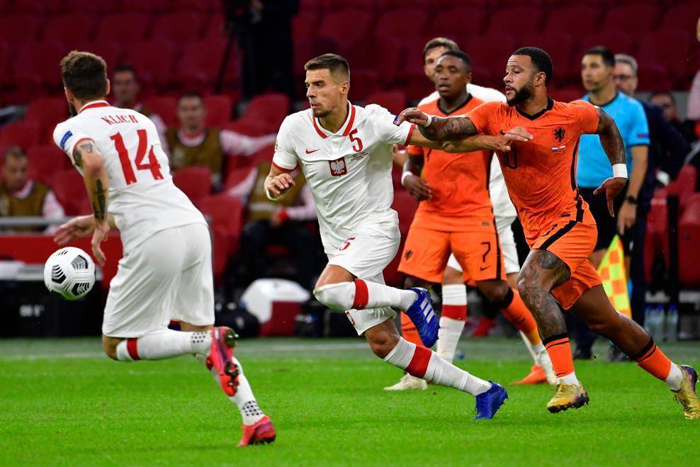 Belanda vs Polandia (editorial.uefa.com)