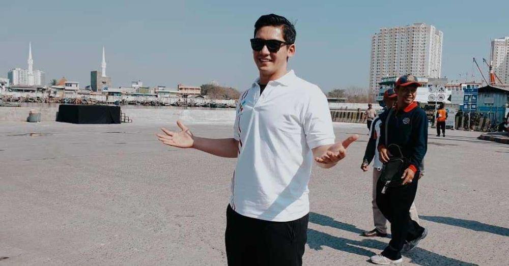 10 Ide T-shirt Santai ala Samuel Zylgwyn, Bikin Gagah Maksimal!