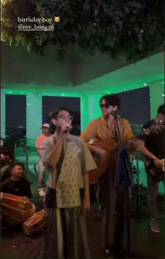 potret ultah ke-17 Rey Bong (instagram.com/livyrenata)