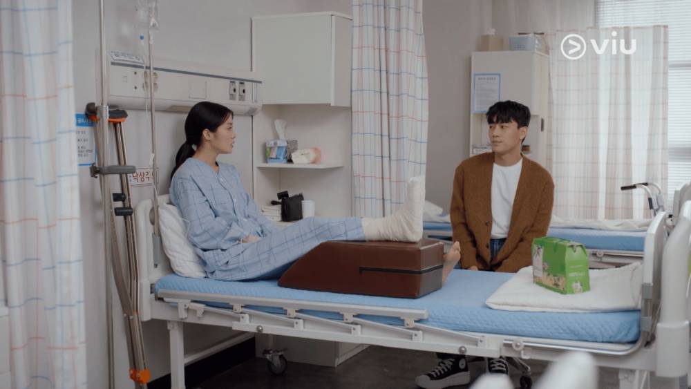 Lucy dan Moon Ji Yong di drama Miracle (Dok. VIU/Miracle)