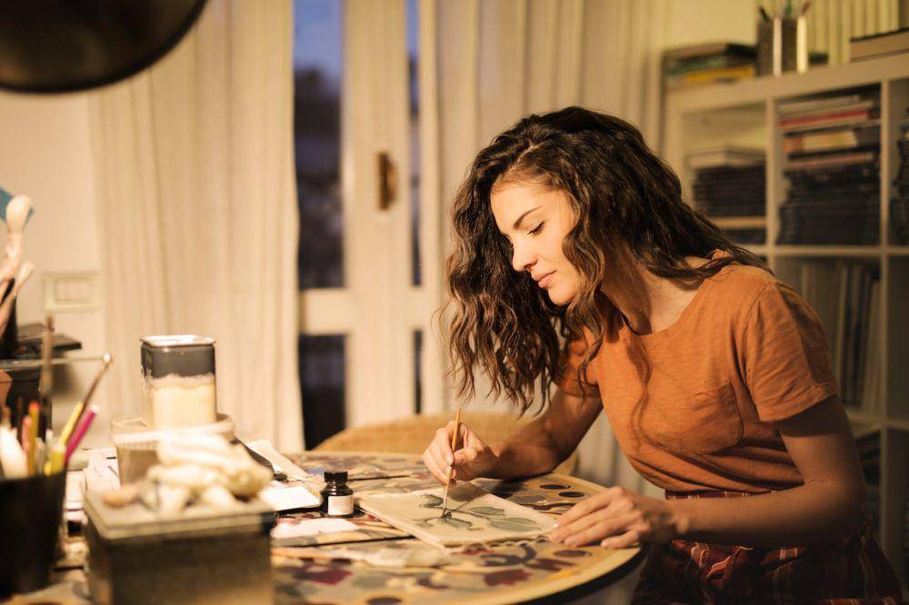 Ilustrasi sedang melakukan hobby (pexels.com/Andrea Piacquadio)