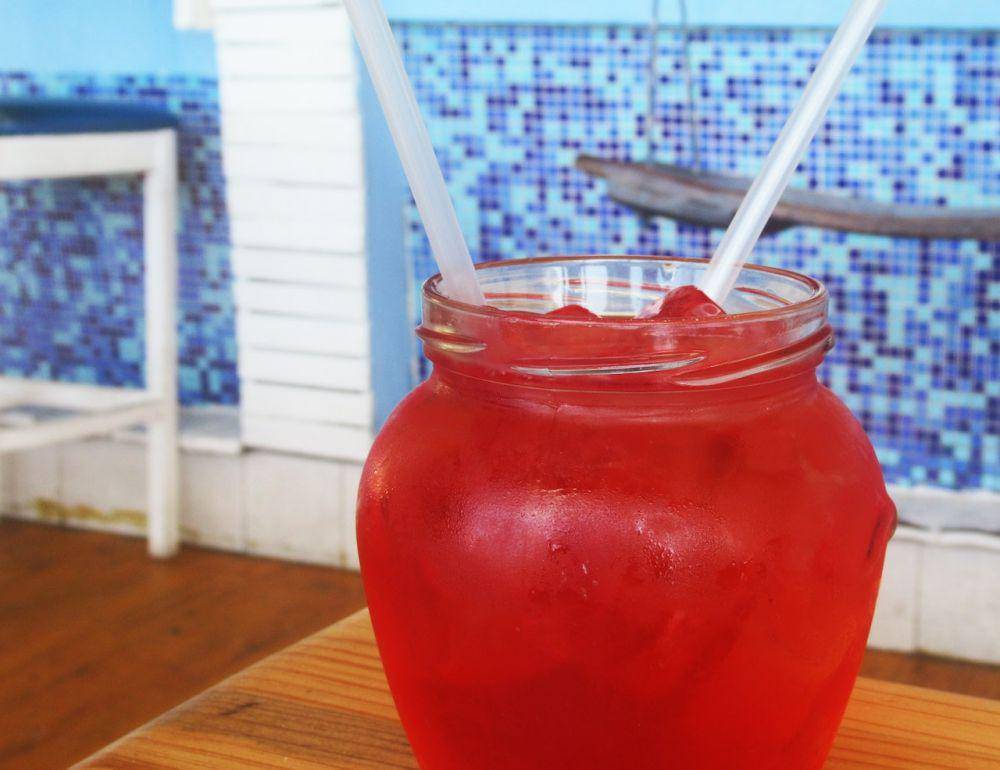 ilustrasi cherry slush (pexels.com/Magda Ehlers)