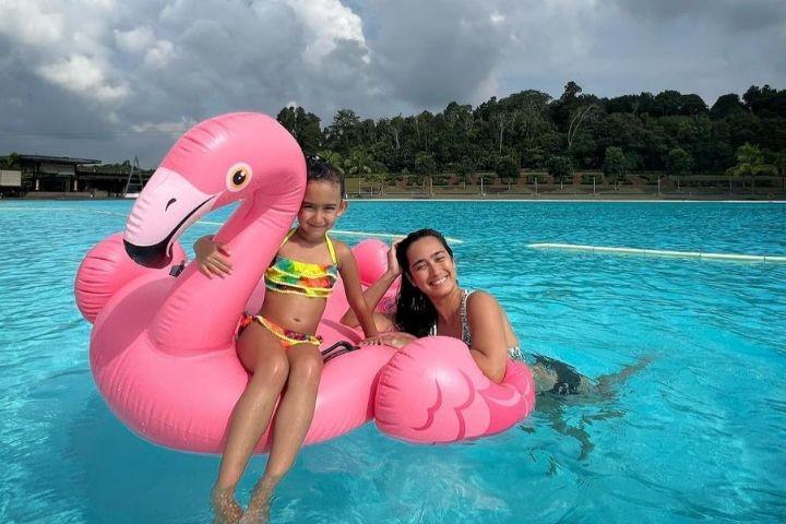 10 Potret Liburan Alexandra Gottardo di Bintan, Happy Bareng Anak