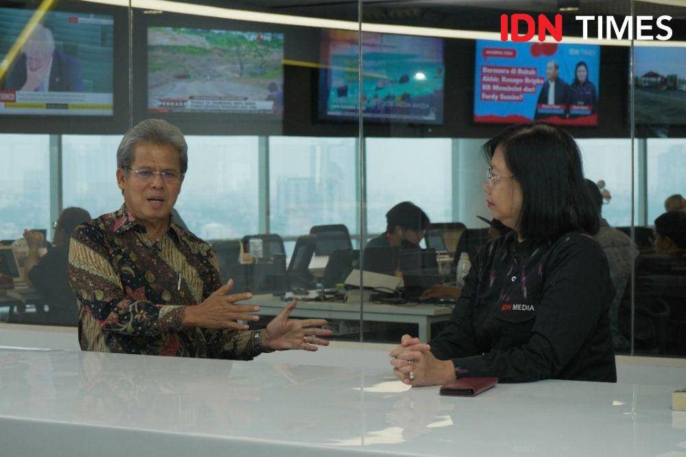 Todung Mulya Lubis, Dubes RI di Oslo/Pakar Hukum dalam Ngobrol Seru "Diplomasi RI sampai ke Nasib Penegakan Hukum" pada Rabu (28/9/2022). (IDN Times/Aldila Muharma)