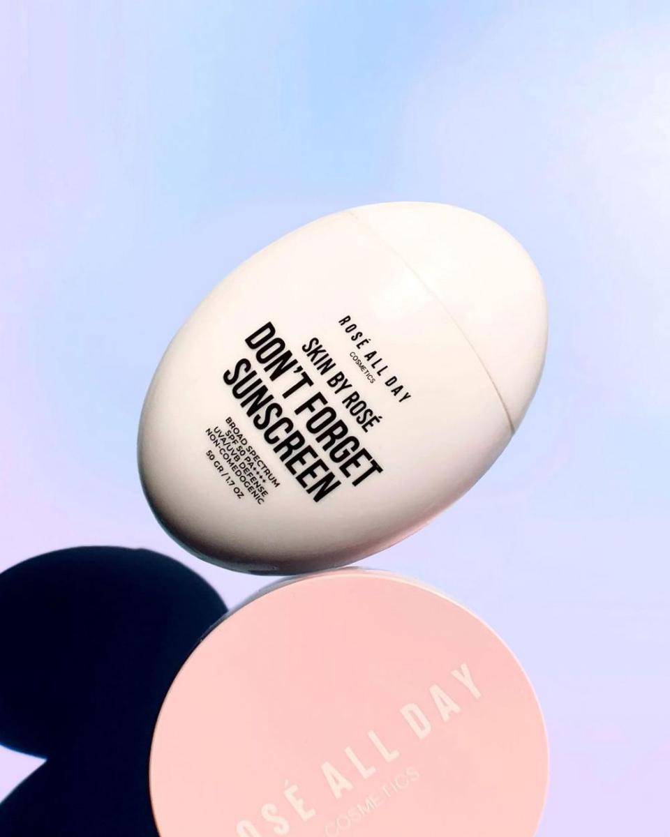 Rosé All Day Don’t Forget Sunscreen (instagram.com/roseallday.co)