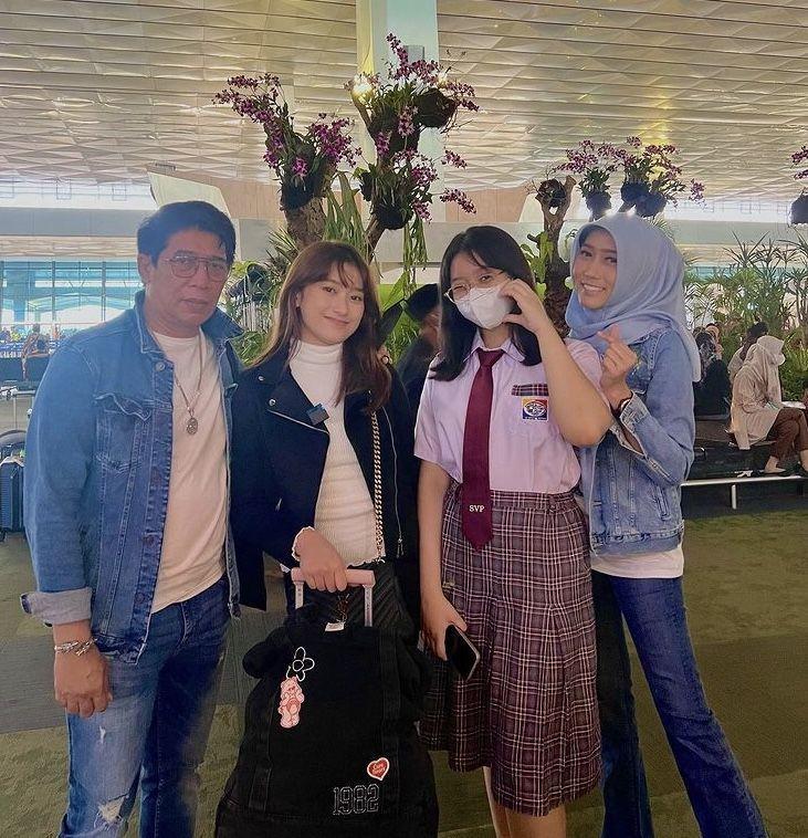 10 Momen Amanda Caesa Berangkat Kuliah ke Inggris, Tanpa Orangtua