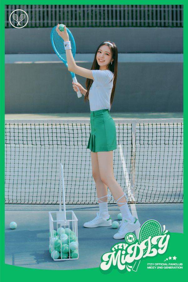 Ide outfit ala Yuna ITZY (twitter.com/yunapics)
