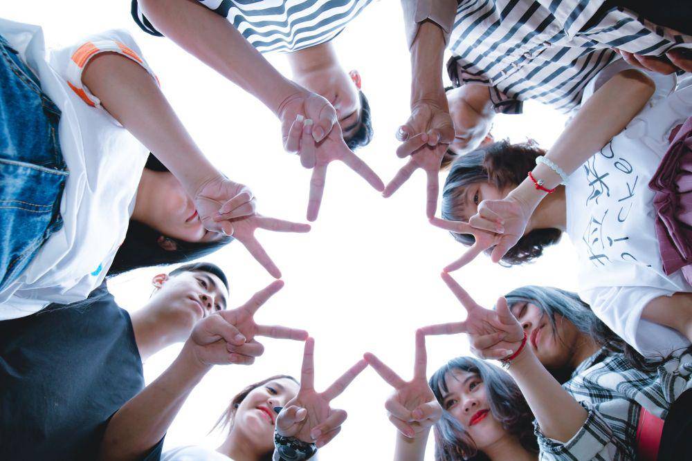 ilustrasi circle pertemanan (pexels.com/THIS IS ZUN)
