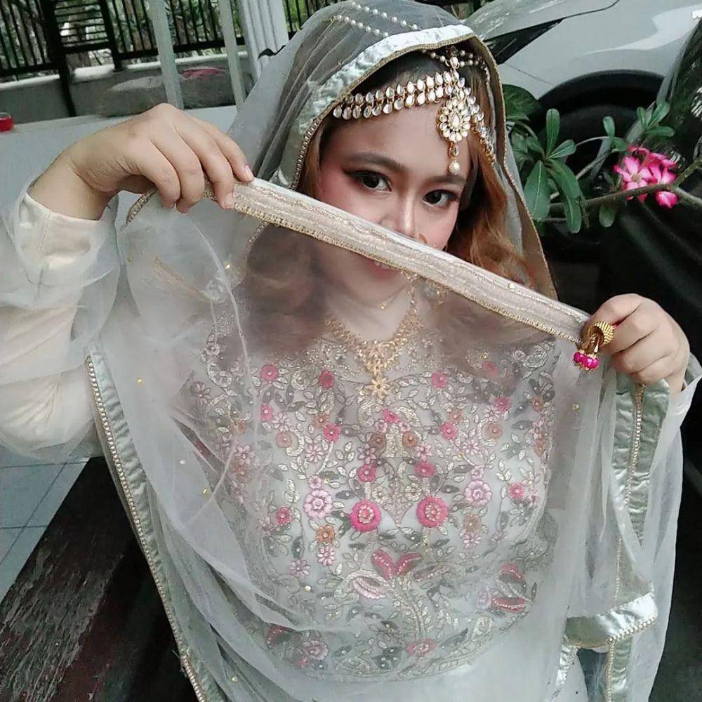 potret Kekeyi dandan ala gadis India (instagram.com/mingminglove23)