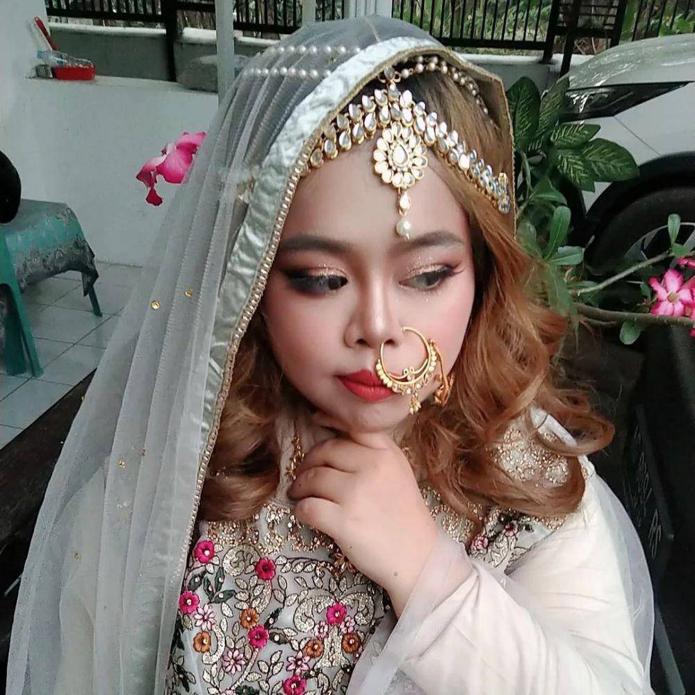 potret Kekeyi dandan ala gadis India (instagram.com/mingminglove23)