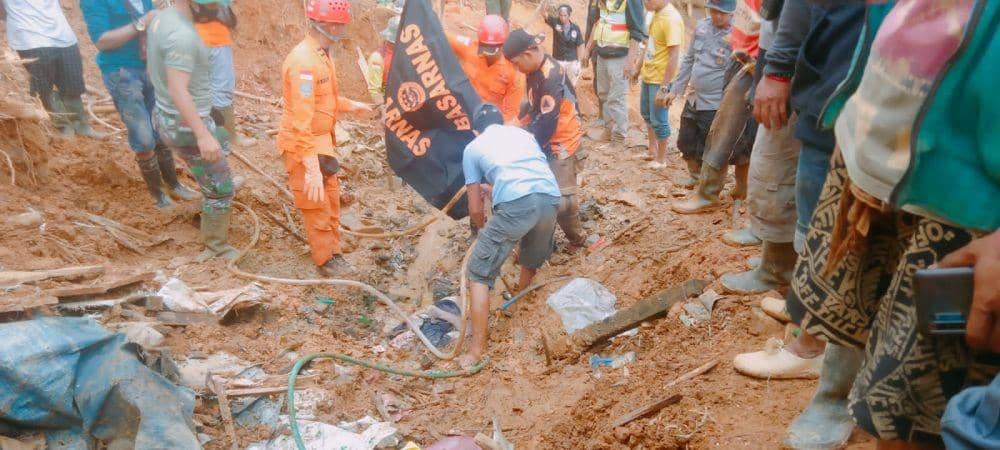 Hari Ketiga Pencarian Korban Longsor di Kotabaru, Satu Orang Ditemukan