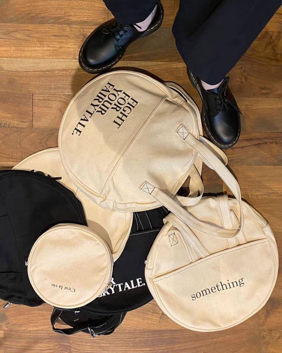tote bag (instagram.com/sedia.in)