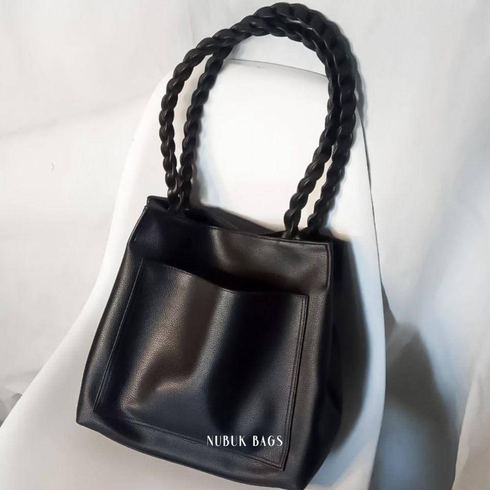 tote bag (instagram.com/nubukbags)