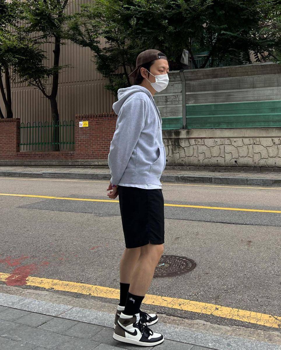 Lee Dong Hwi (instagram.com/dlehdgnl)