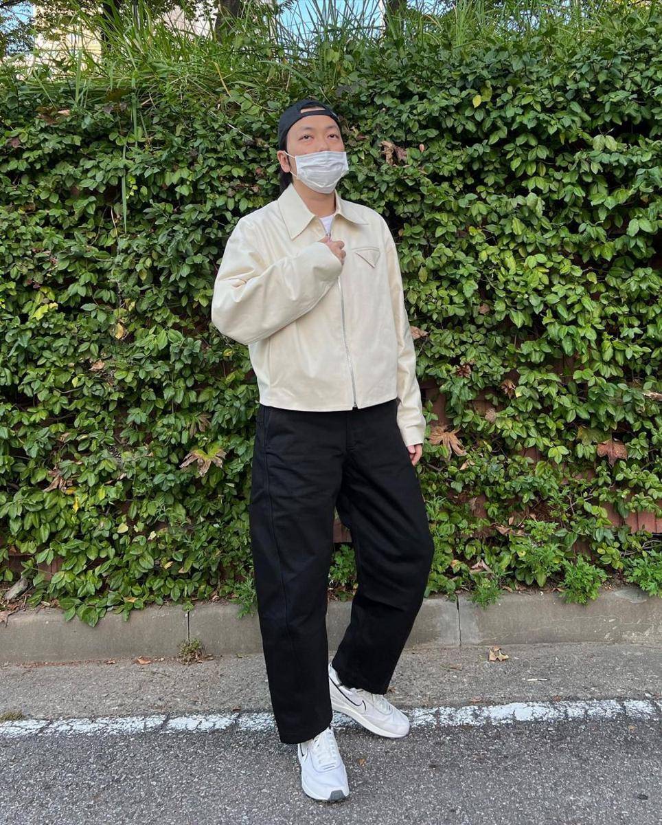 Lee Dong Hwi (instagram.com/dlehdgnl)