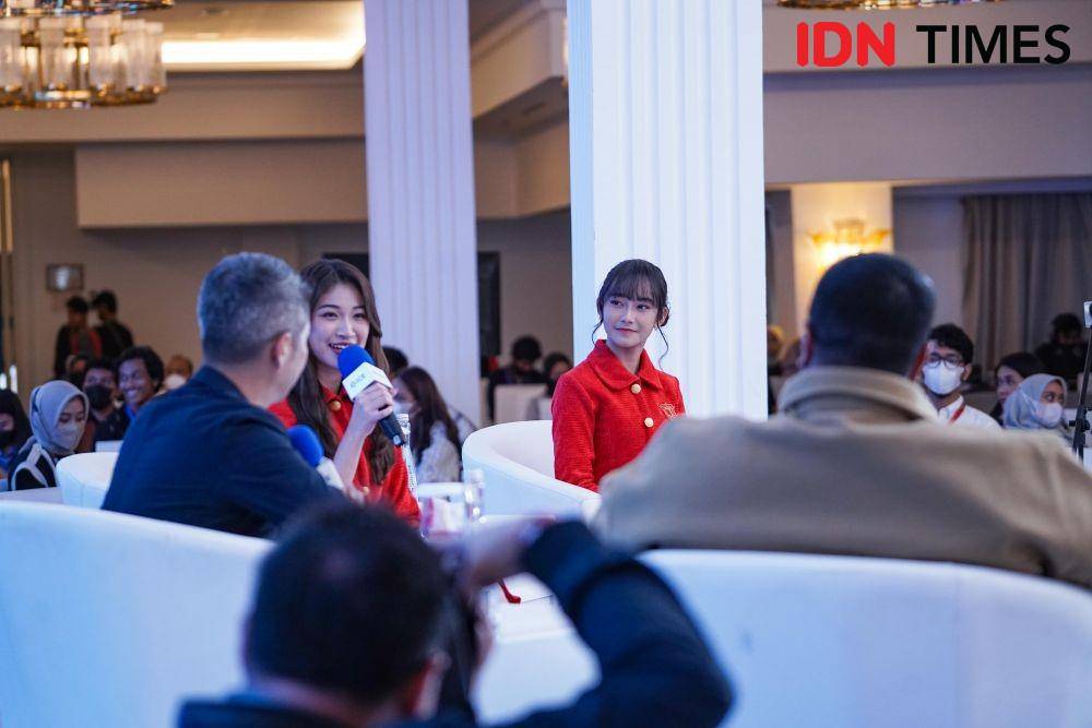 Freya JKT48 dan Shani JKT48 di panggung Talent Trifecta IMGS 2022 Kamis (29/09/2022). (Dok. IDN Media)