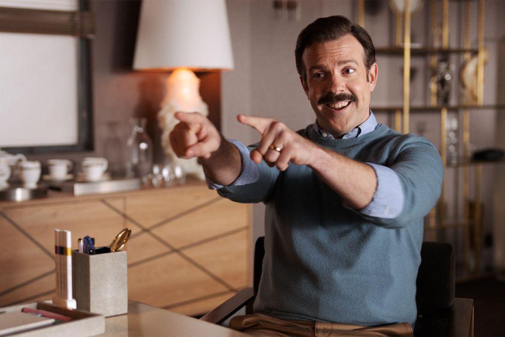 Jason Sudeikis dalam serial Ted Lasso (dok. Warner Bros. Television Studios/Ted Lasso)