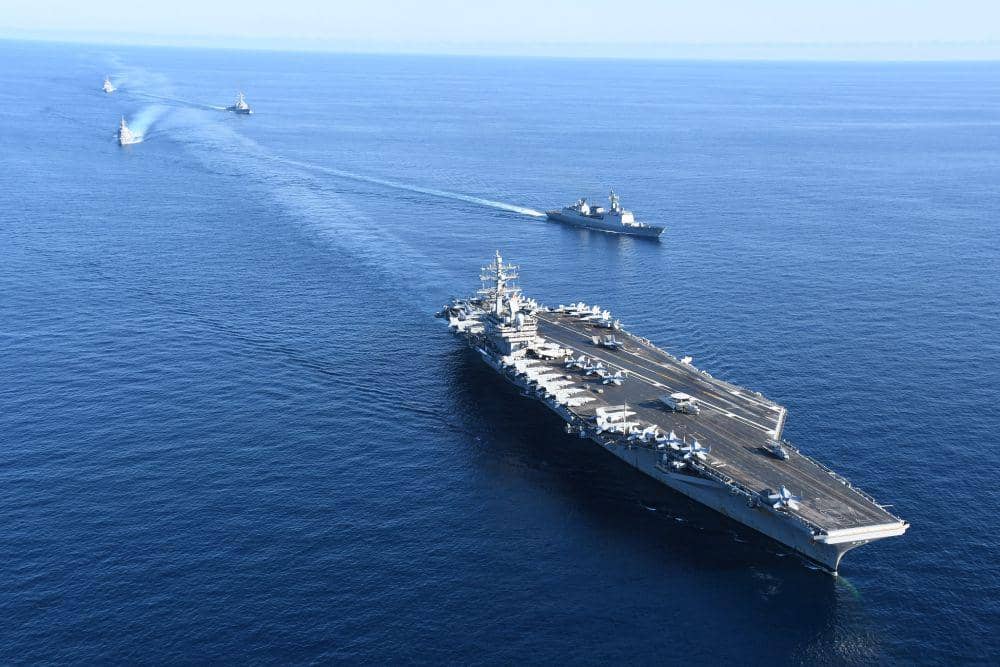 Latihan keamanan trilateral AS, Jepang, dan Korea Selatan di perairan internasional di lepas pantai timur Semenanjung Korea pada Jumat (30/9/2022). (twitter.com/jmsdf_pao_eng)
