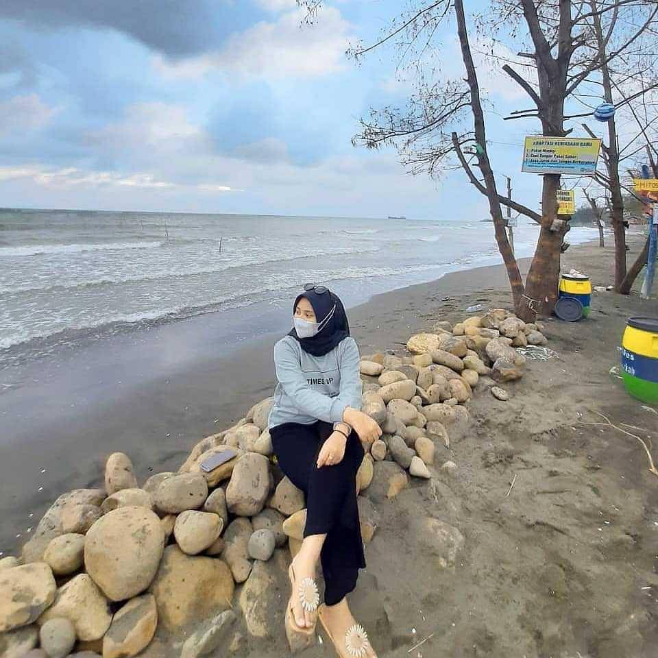 Pantai Ngebum (instagram.com/tarisaape)