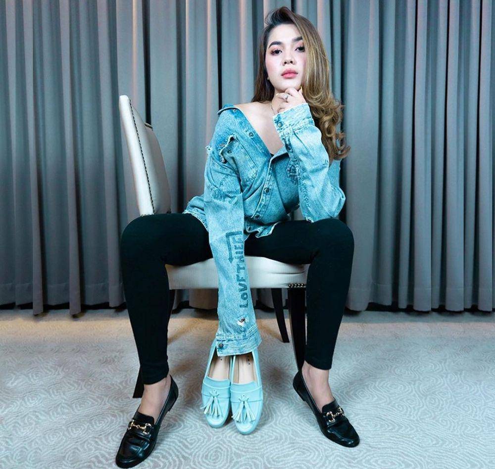 Raya kitty (instagram.com/rayanurfitrird)