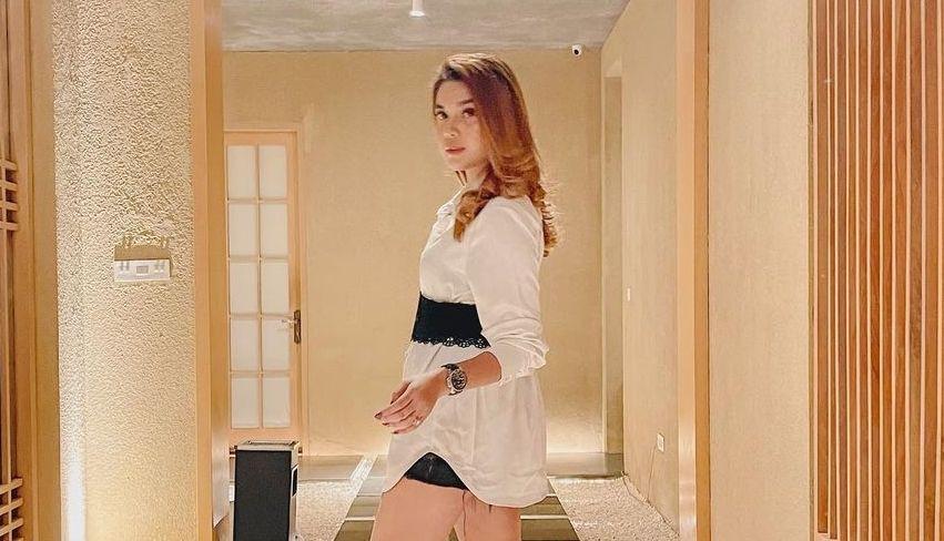 10 Potret Terkini Raya Kitty Kini Jadi Single Mom Tangguh, Stunning!