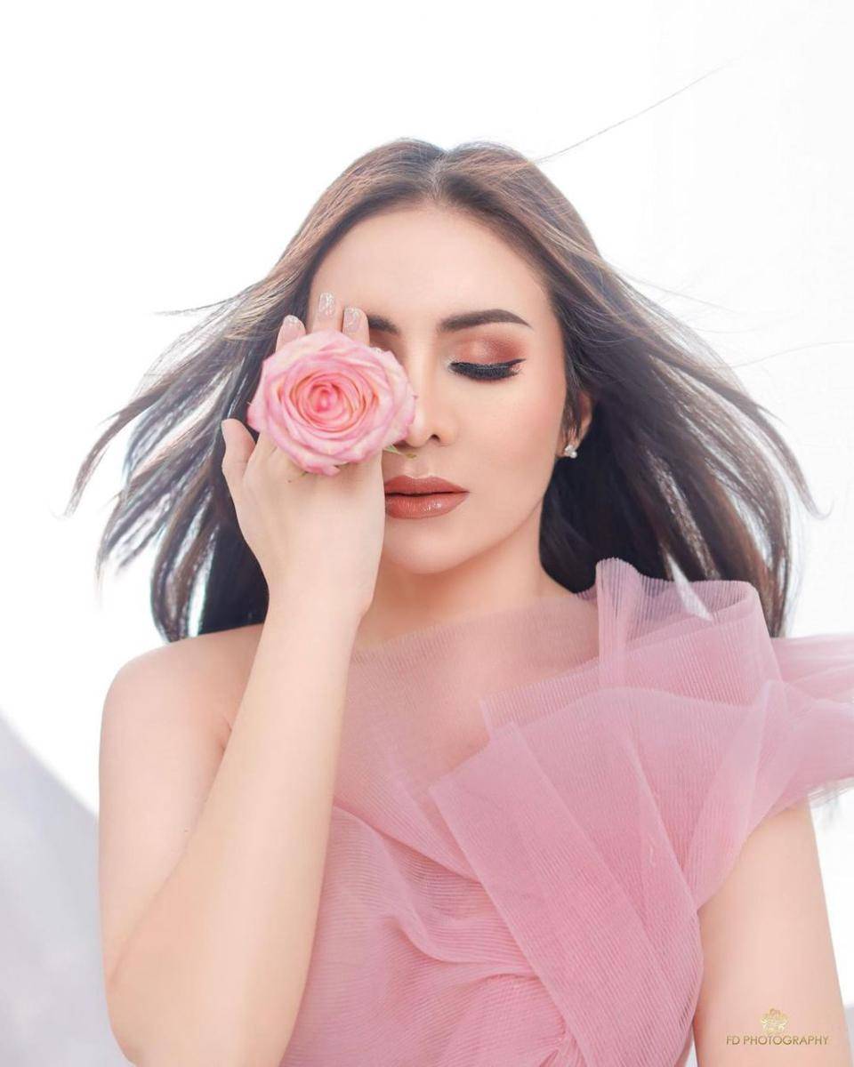 pemotretan Momo eks Geisha (instagram.com/therealmomogeisha)