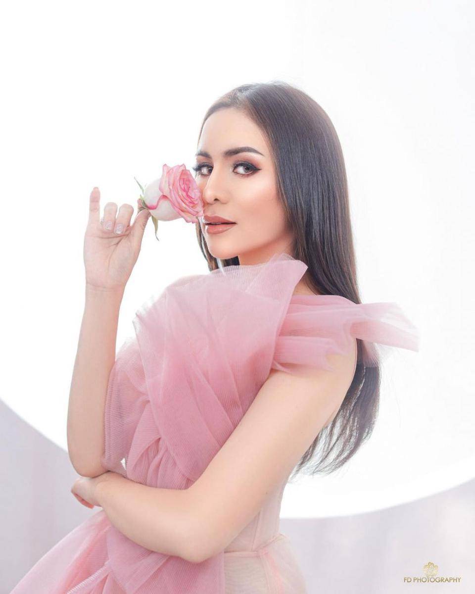 pemotretan Momo eks Geisha (instagram.com/therealmomogeisha)