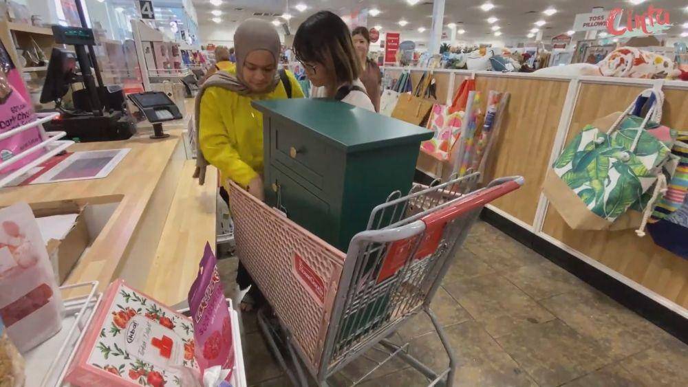 Cinta Kuya belanja perabotan rumah AS (youtube.com/cintaku)