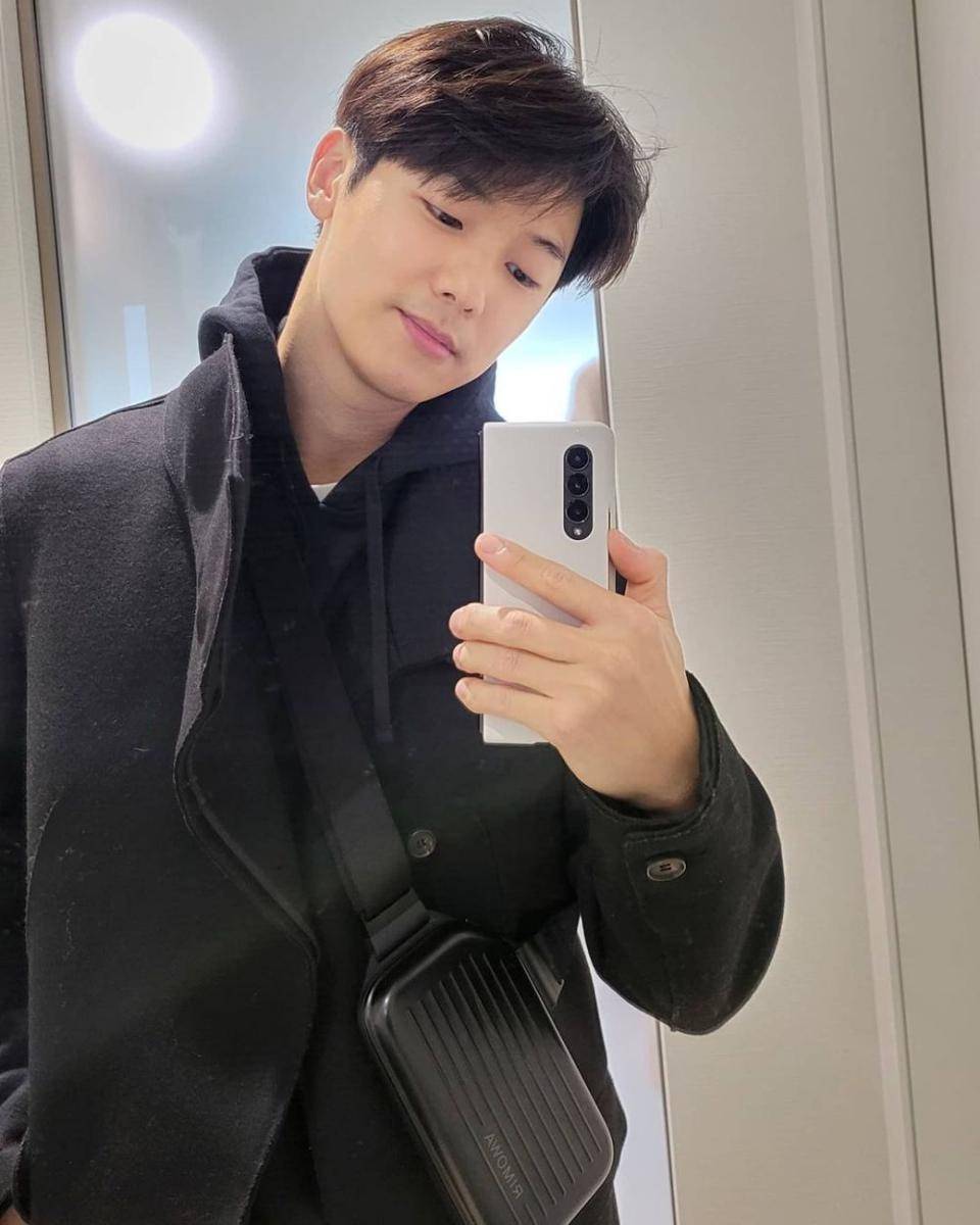 Kang Min Hyuk (instagram.com/mr_kanggun)