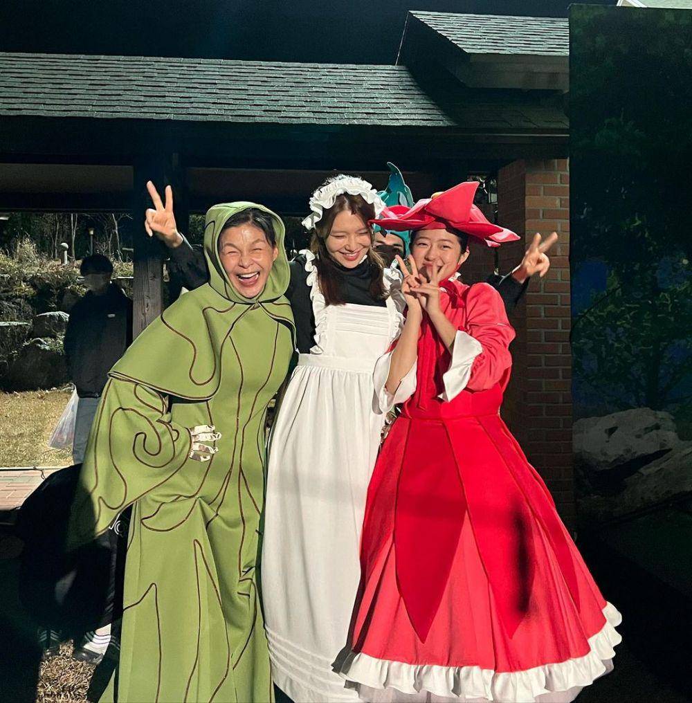 potret keakraban cast if you wish upon me (instagram.com/sooyoungchoi)