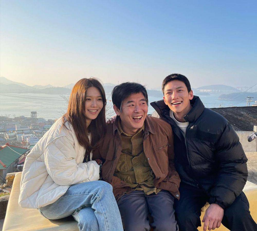 potret keakraban cast if you wish upon me (instagram.com/sooyoungchoi)