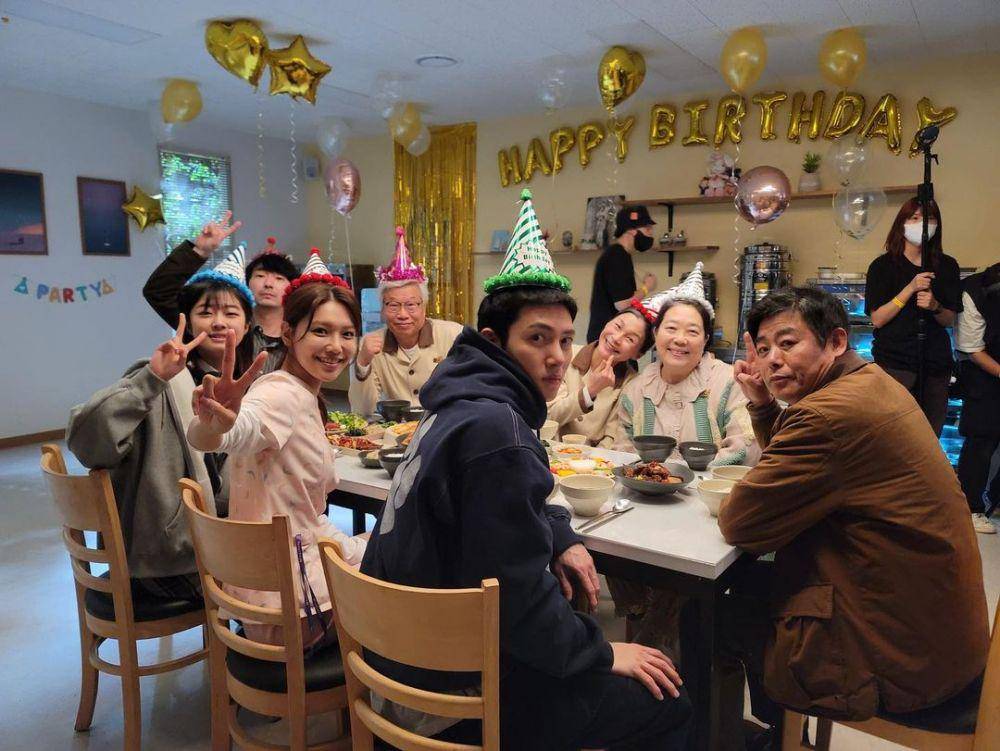 potret keakraban cast if you wish upon me (instagram.com/sooyoungchoi)