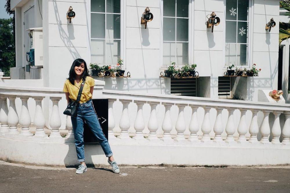 10 Ide Outfit Kasual ala Ify Alyssa, Cocok Banget Buat Ngampus!