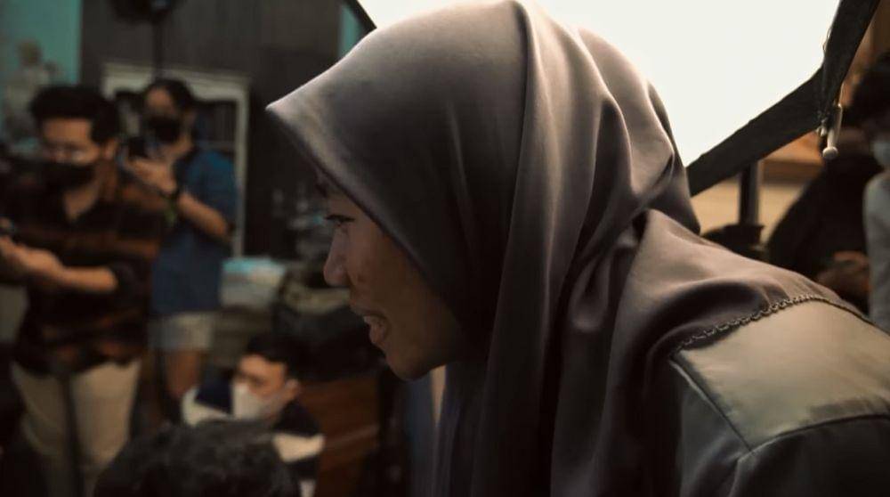 Ameena jadi model iklan (YouTube.com/Aurelie Atta)