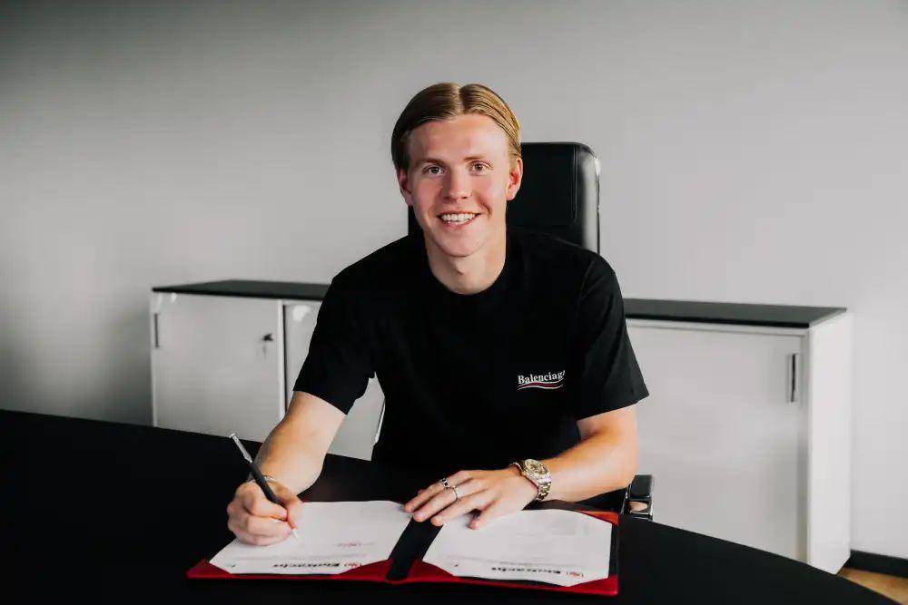 Jens Petter Hauge (en.eintracht.de)