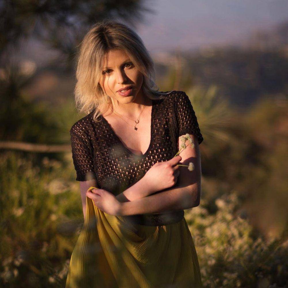 Firerose (instagram.com/firerose)