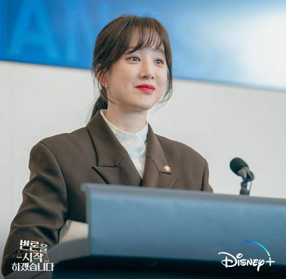 Jung Ryeo Won di drama May It Please the Court (instagram.com/disneypluskr)