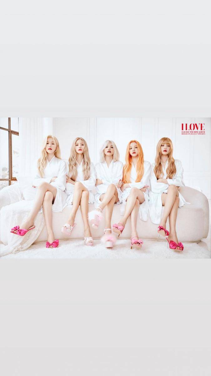 gidle blonde (instagram.com/official_g_i_dle)