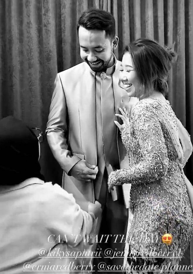 Kiky fitting (instagram.com/redberrywedding)