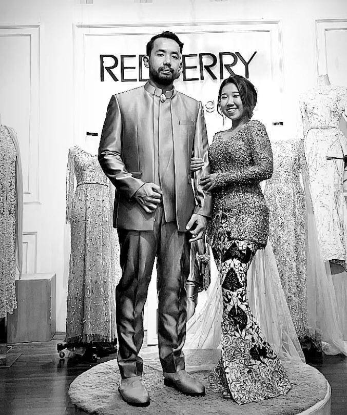 Kiky fitting (instagram.com/redberrywedding)