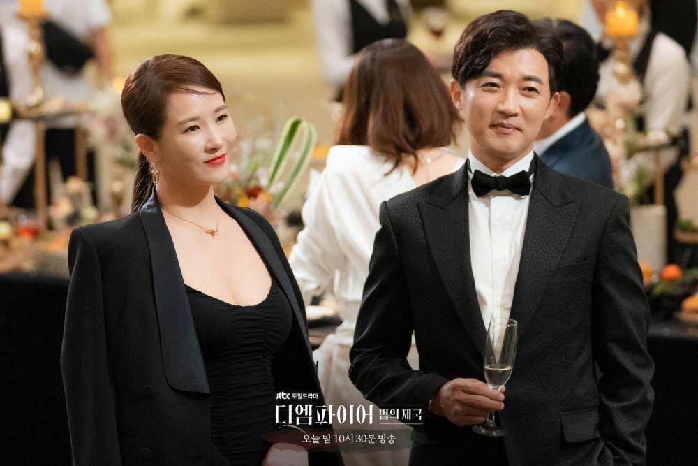 Kim Sun Ah dan Ahn Jae Wook dalam 'The Empire' (instagram.com/jtbcdrama)