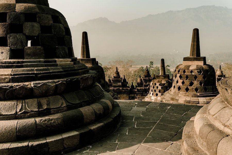 Borobudur (Pexels.com/Adrian Campillos)