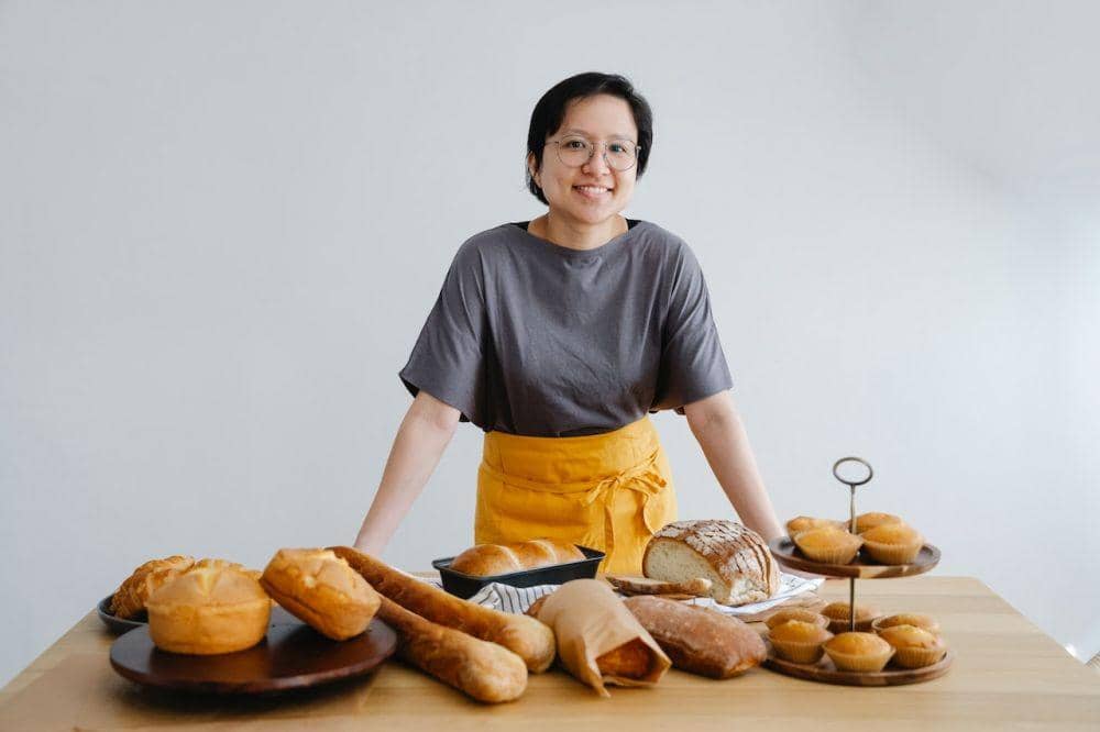 ilustrasi orang jualan roti (pexels.com/Felicity Tai)