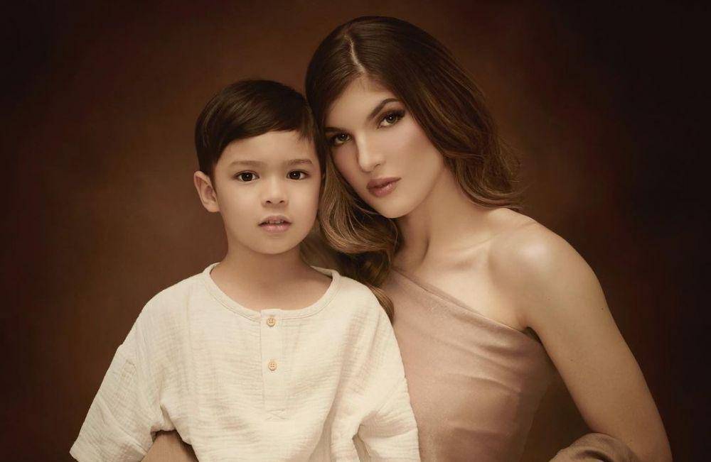 Mikaila Patritz bersama putranya (instagram.com/mikailapatritz)