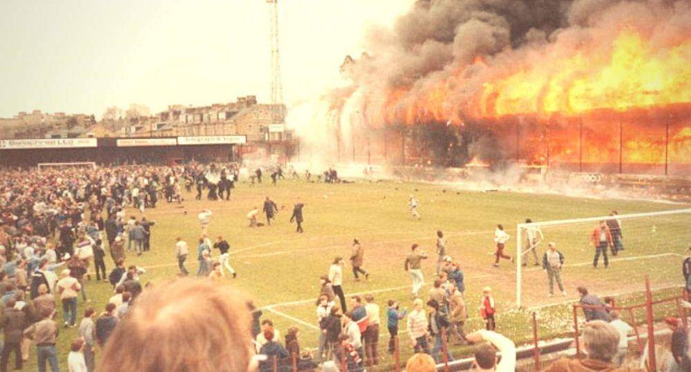 Ilustrasi kerusuhan di stadion sepak bola. (chaseyoursport.com)