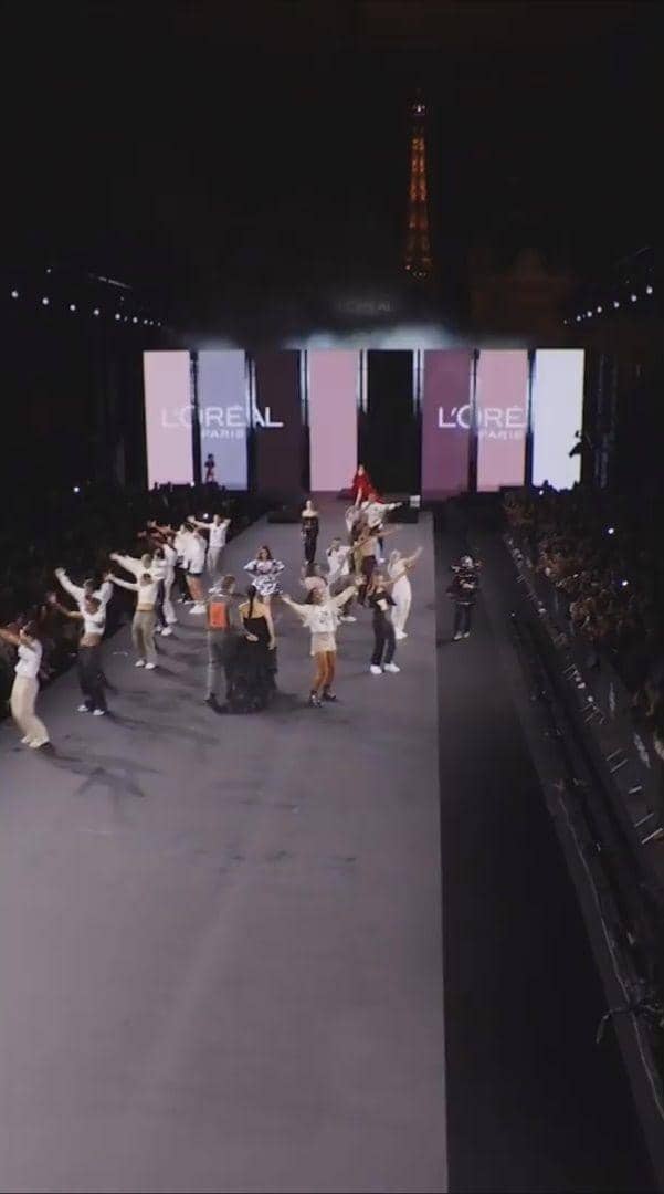 Ariel Tatum Paris Fashion Week (instagram.com/lorealparis)