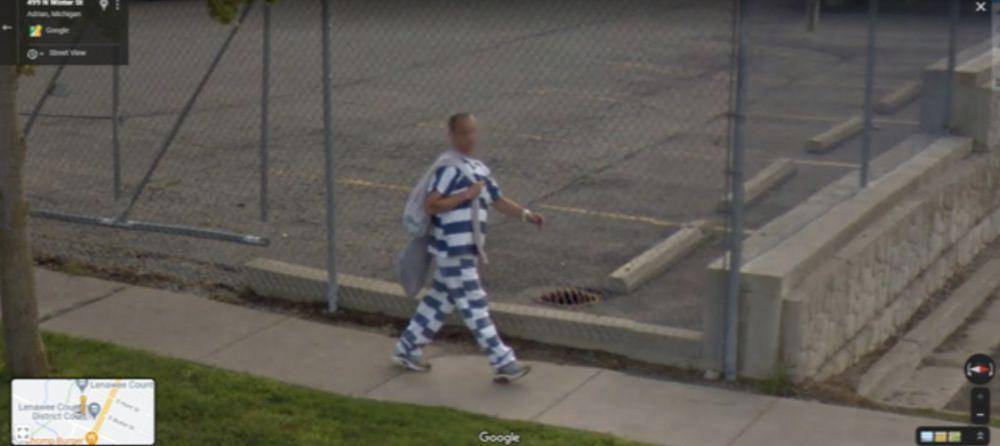 Tingkah konyol orang di Google Street View. (reddit.com/streetviewfails)