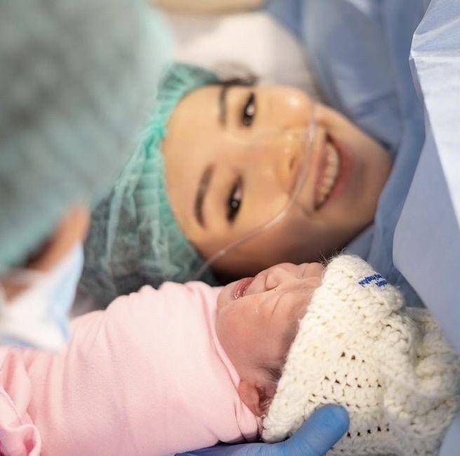 Momen Grat lahiran (instagram.com/kenandgrat)